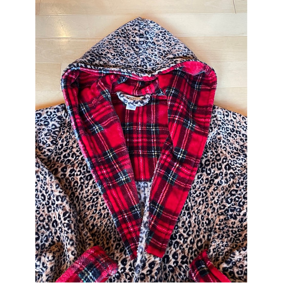 Max Studio L Leopard Hooded Robe - Picture 4 of 6